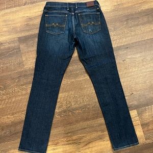Lucky Brand Sweet N Straight jeans womens size 6/28 dark wash mid rise